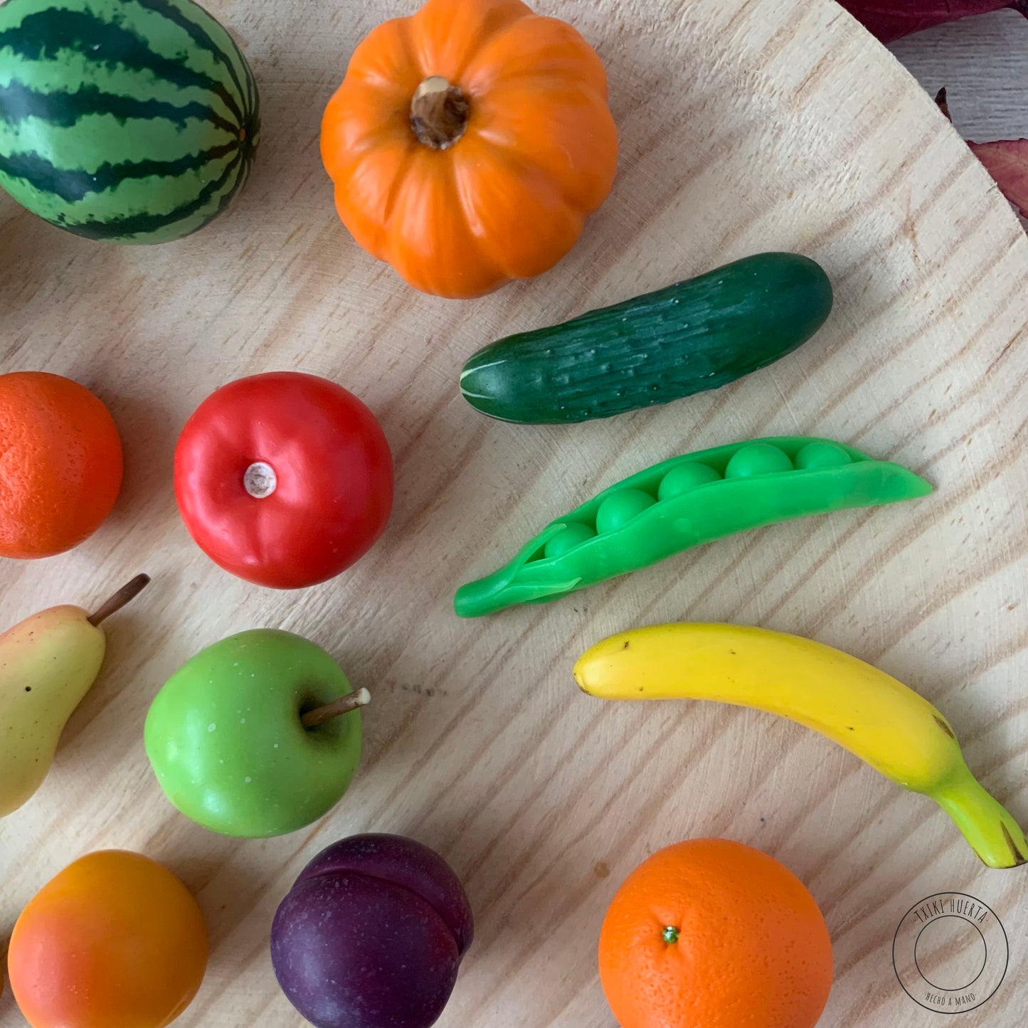 Pack of 20 miniatures of fruits and vegetables